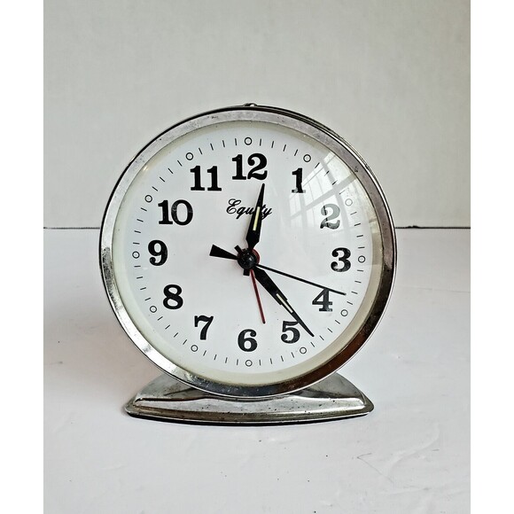 Chrome Table Clock - Picture 3 of 13